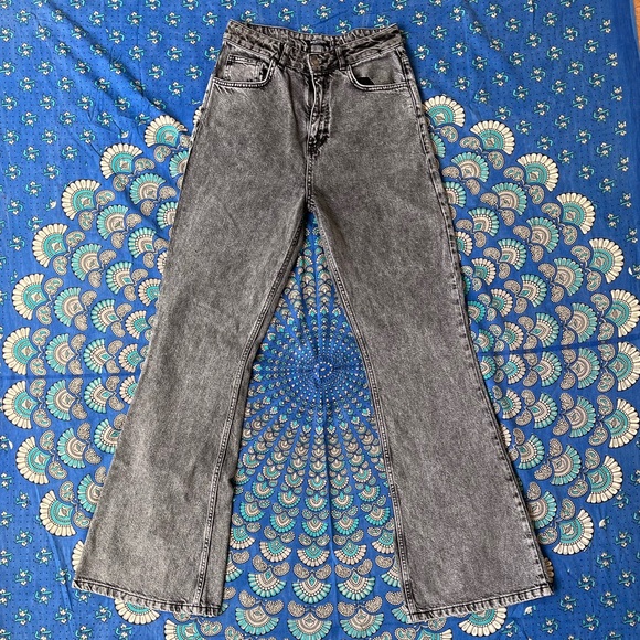 Nasty Gal Star Flared Jeans ⭐️ - Picture 2 of 4